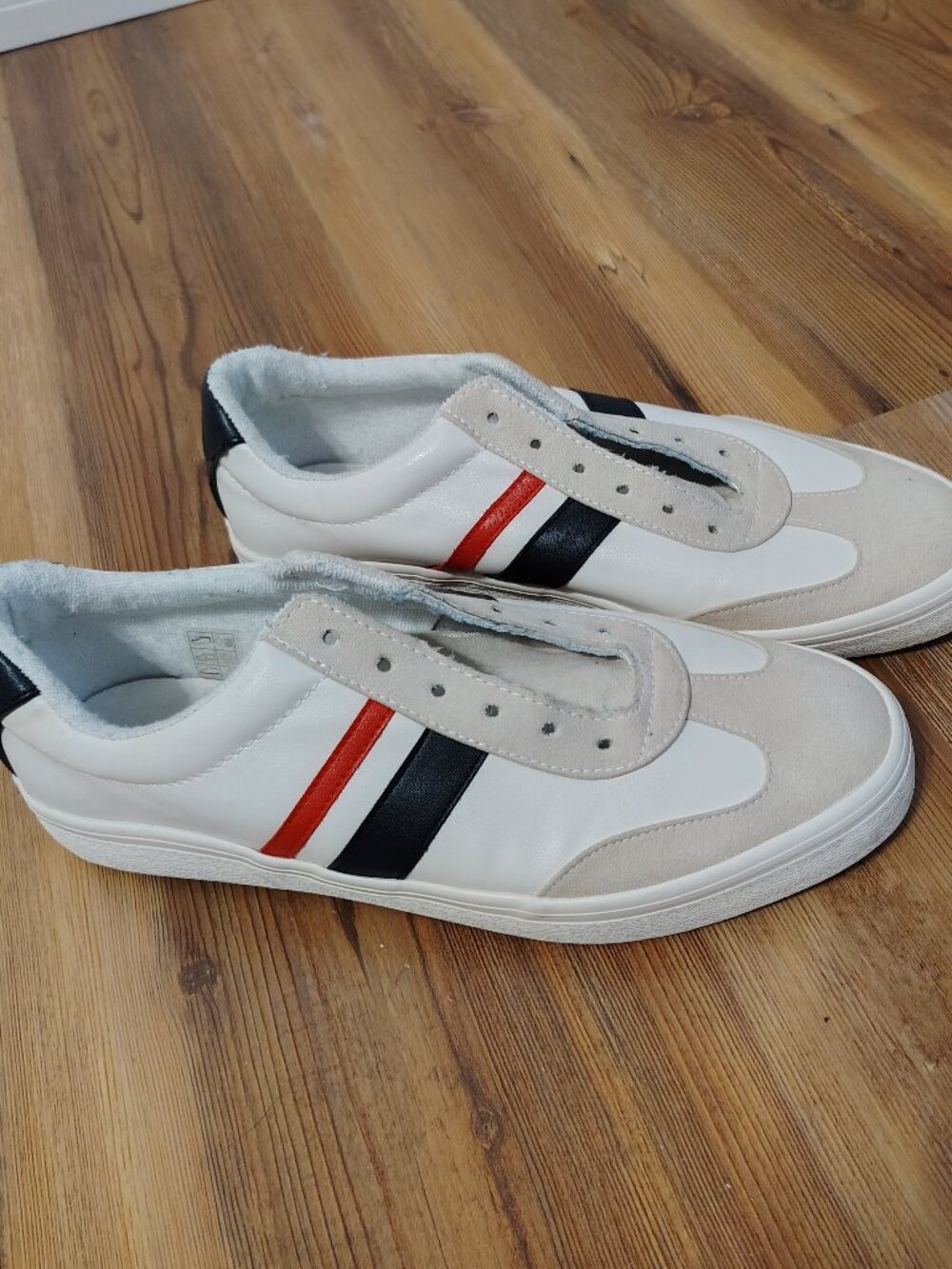ASOS Design Men's Retro Sneakers Size 10 White Red Blue Low Top